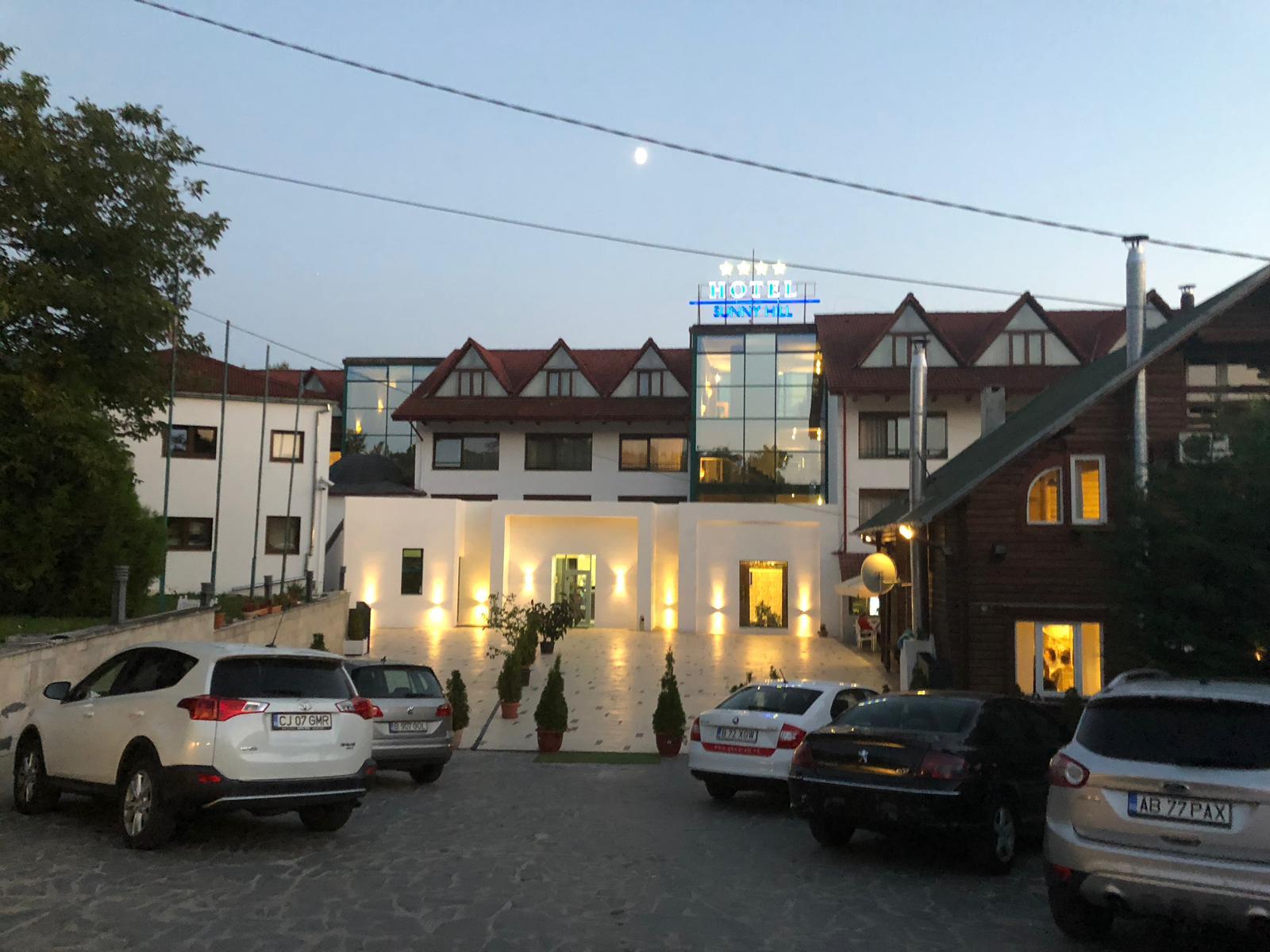 Hotel Sunny Hill Cluj Napoca Bagian luar foto