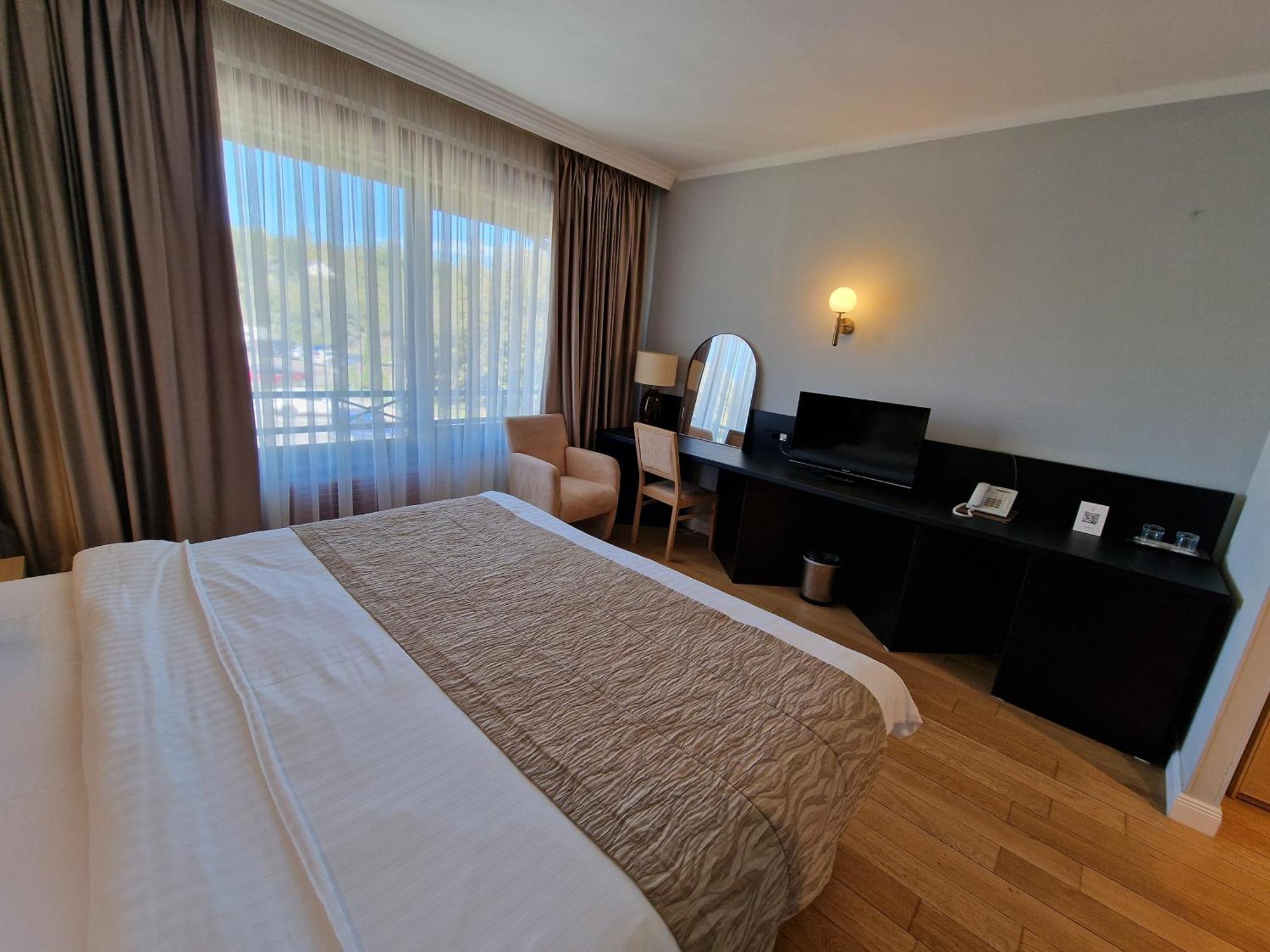 Hotel Sunny Hill Cluj Napoca Bagian luar foto