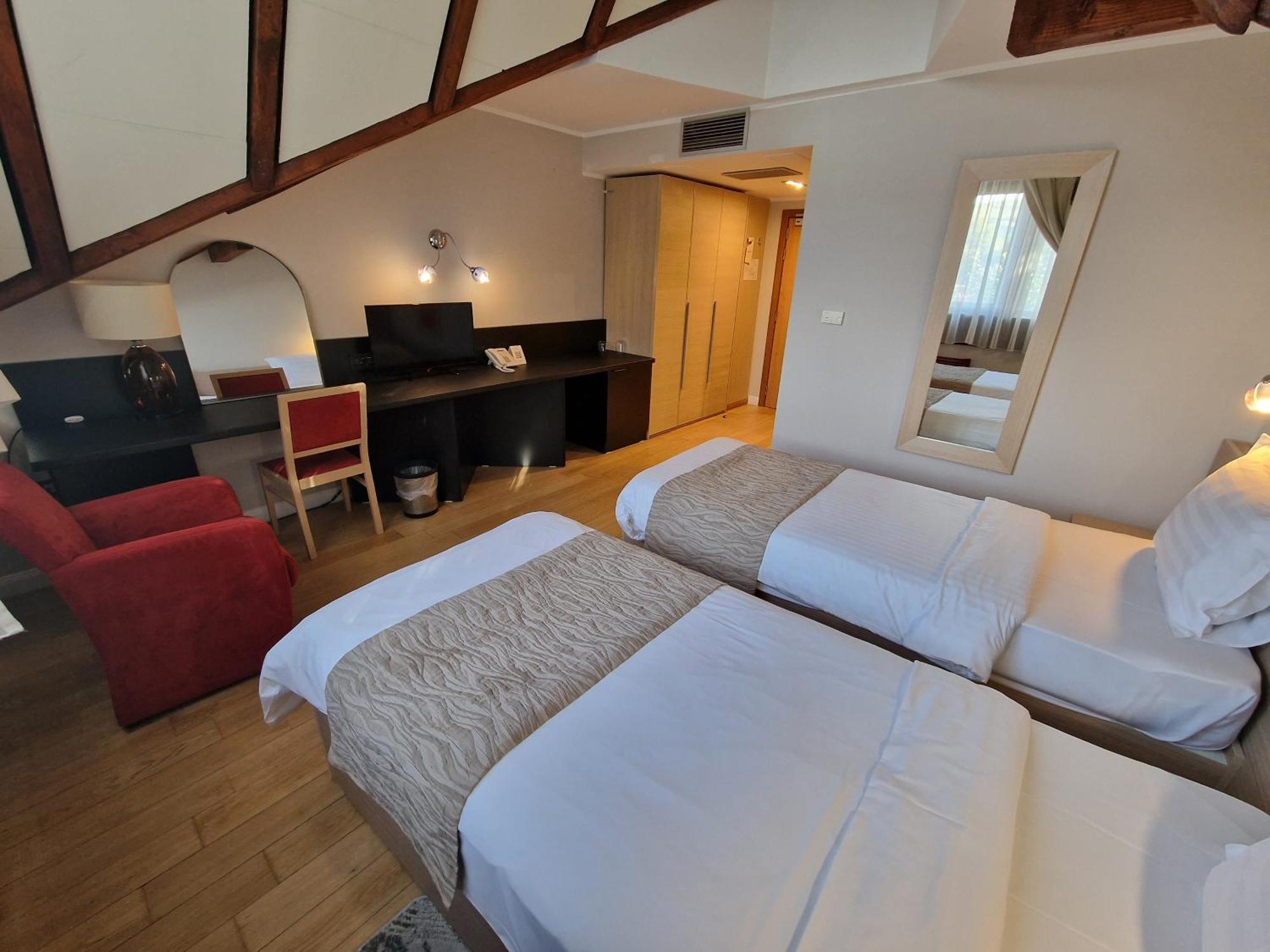 Hotel Sunny Hill Cluj Napoca Bagian luar foto