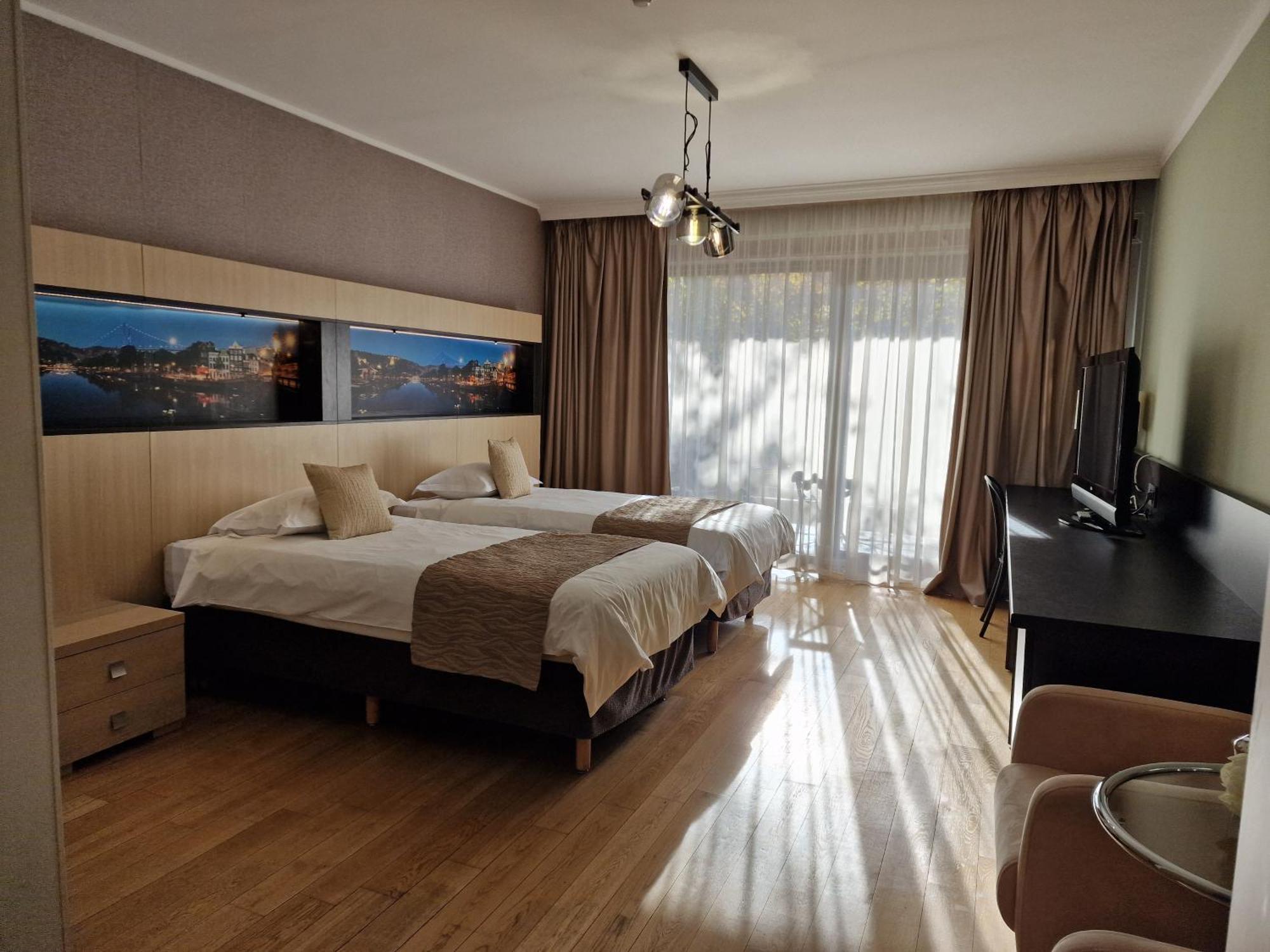 Hotel Sunny Hill Cluj Napoca Bagian luar foto